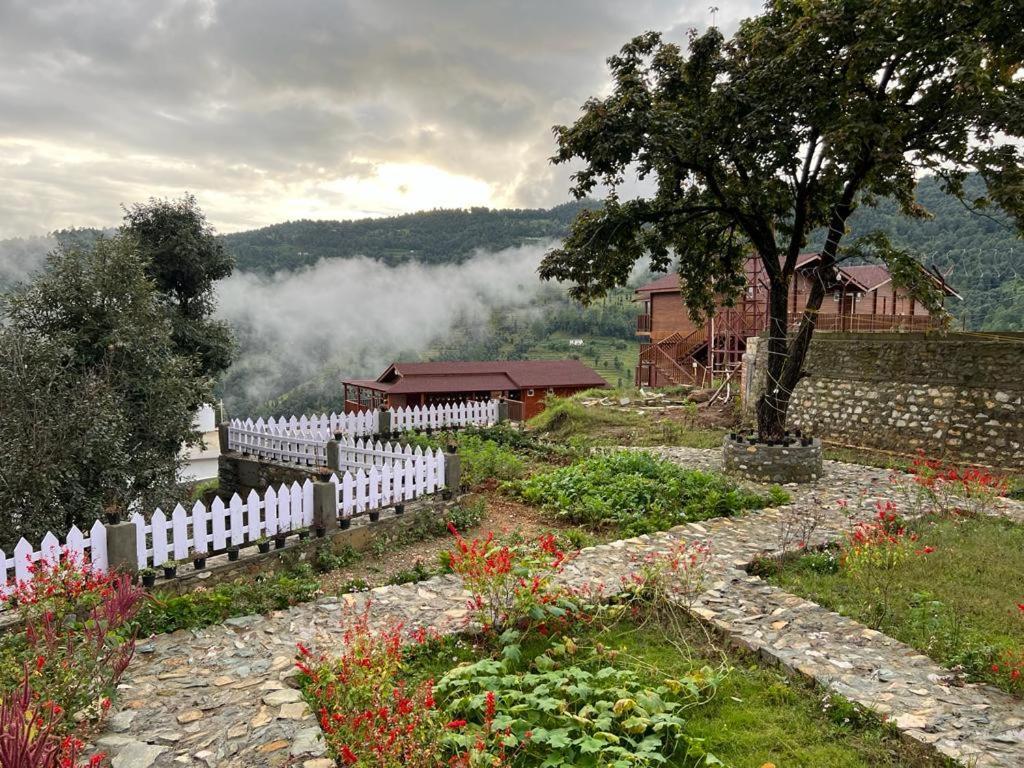 Vanprastha Resorts Dwarahat Kültér fotó
